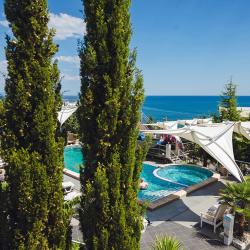 Отель у моря с подогреваемым бассейном в Крыму | Алушта, гостиница Sky&Mare